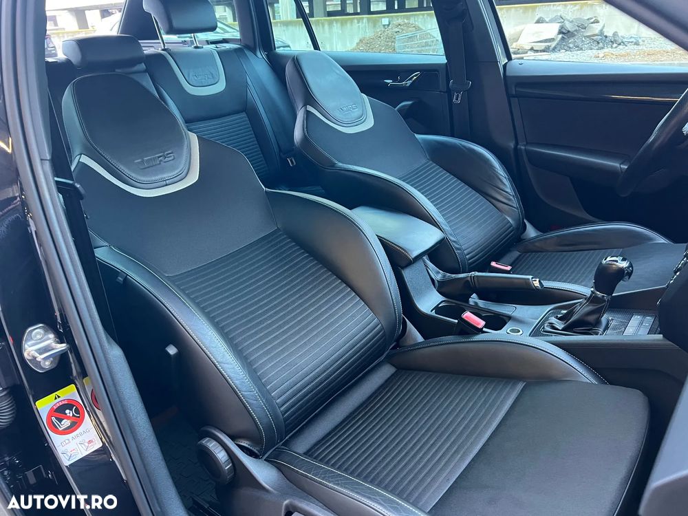 Skoda Octavia 2.0 TDI DSG RS - 10