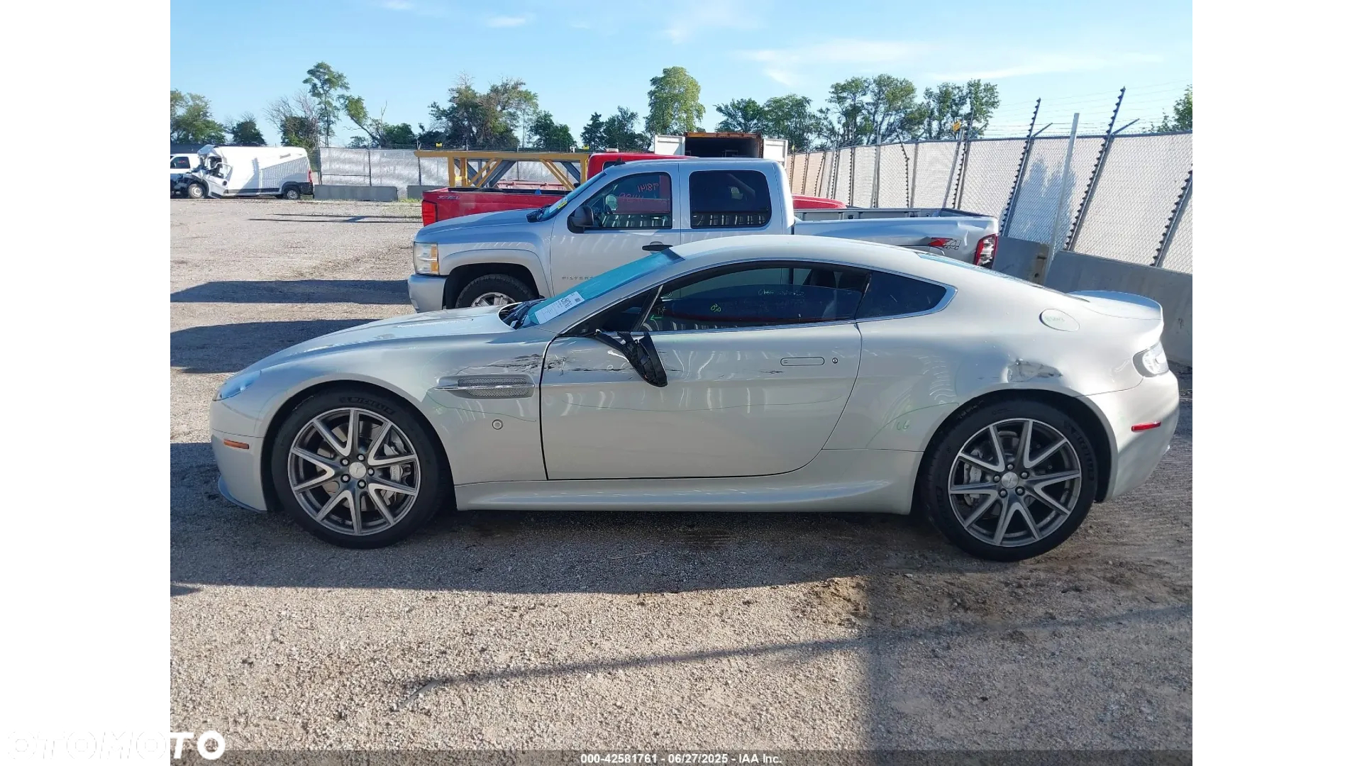 Aston Martin V8 Vantage - 8