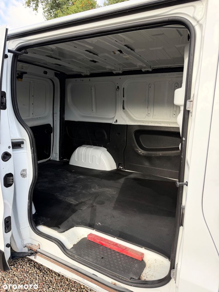 Opel Vivaro - 11