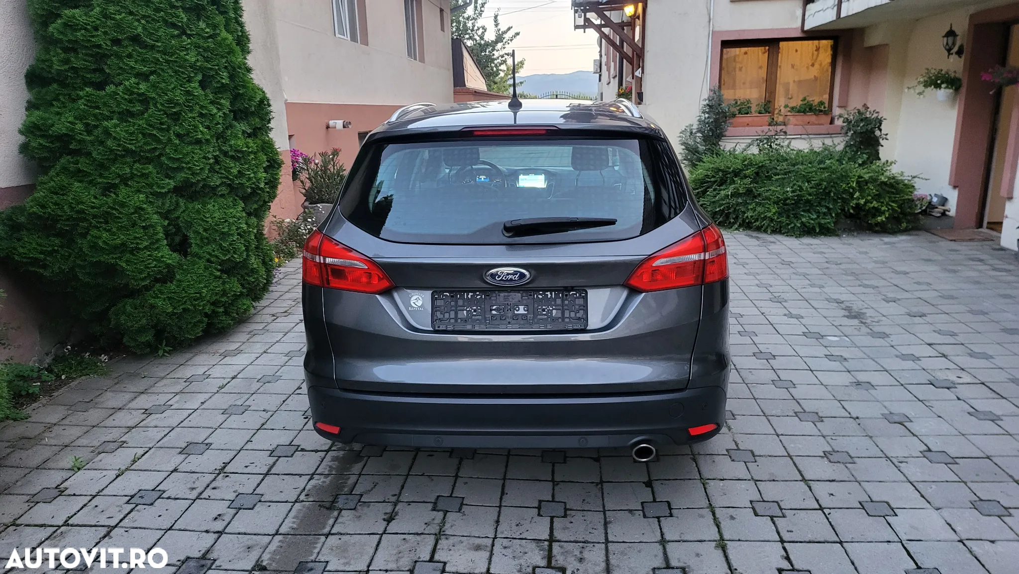 Ford Focus 2.0 TDCi DPF Aut. Titanium - 6