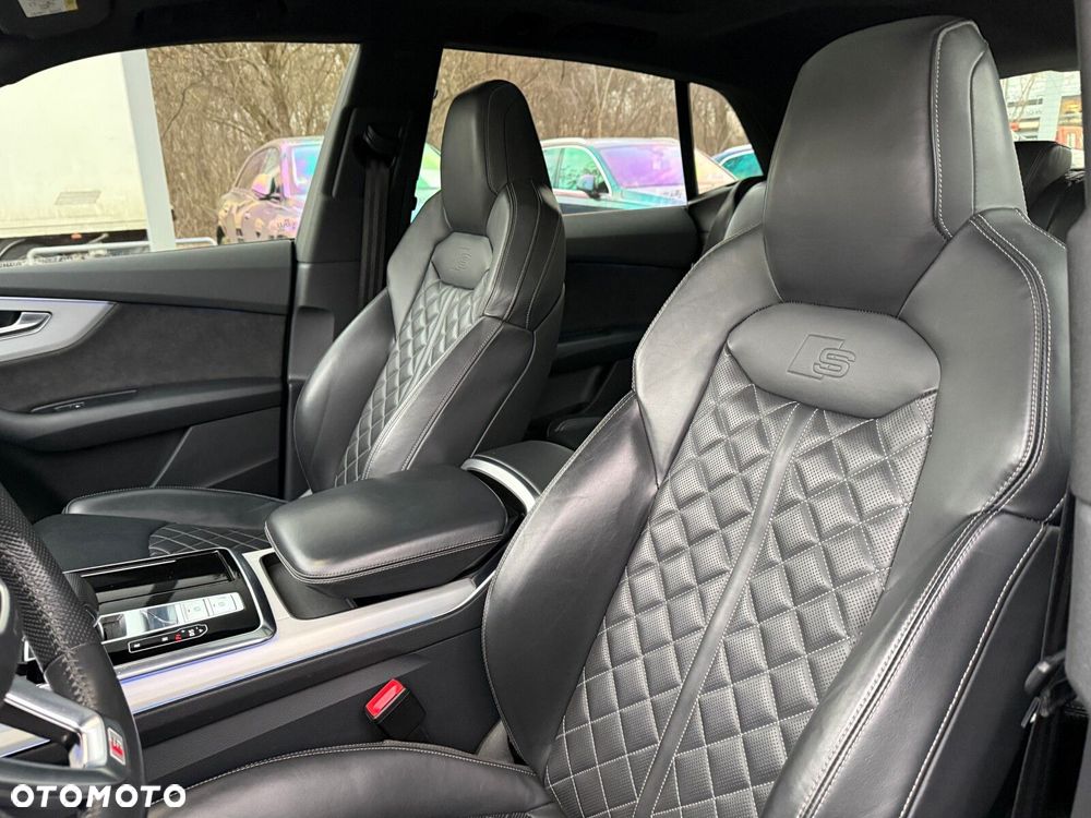 Audi Q8 - 11