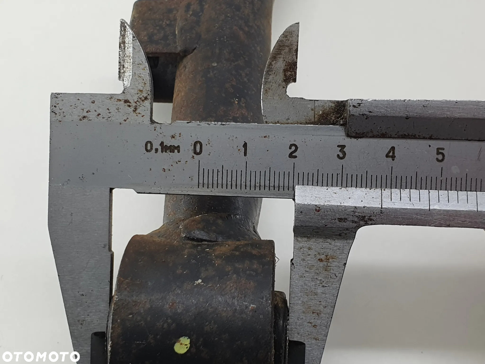 WAHACZ LEWY PRZOD GORNY SWORZEN   TGB BLADE 550 - 10