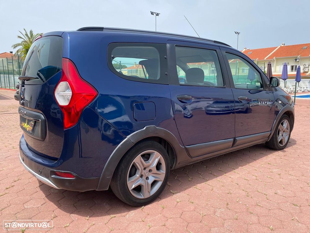 Dacia Lodgy 1.5 Blue dCi Stepway 7L - 8