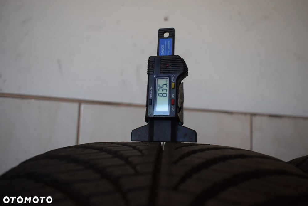 R19 225/45 Goodyear Vector 4Seasons GEN-2 Cena za parę - 4