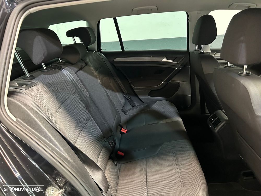 VW Golf Variant 1.6 TDi Confortline - 19