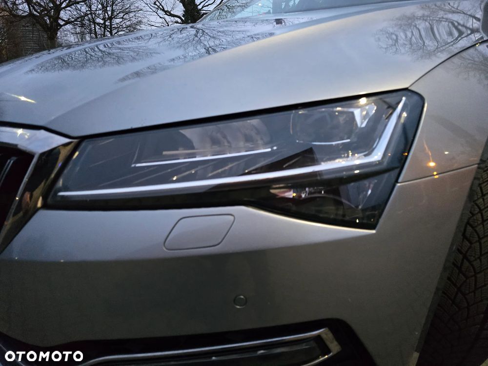 Skoda Superb 2.0 TDI DSG Premium Edition - 8