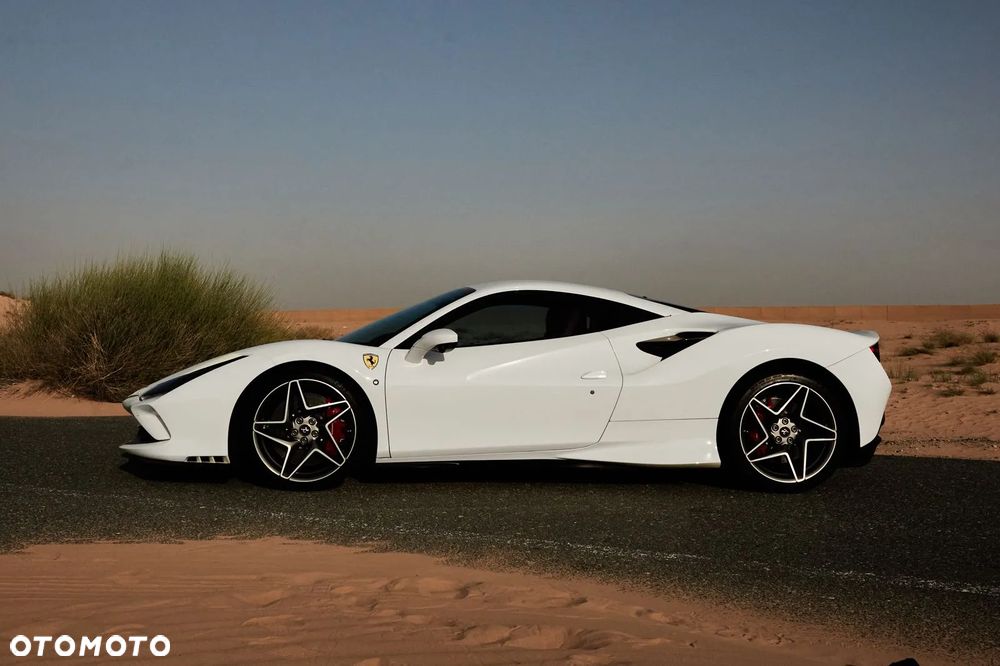 Ferrari F8 Tributo - 25