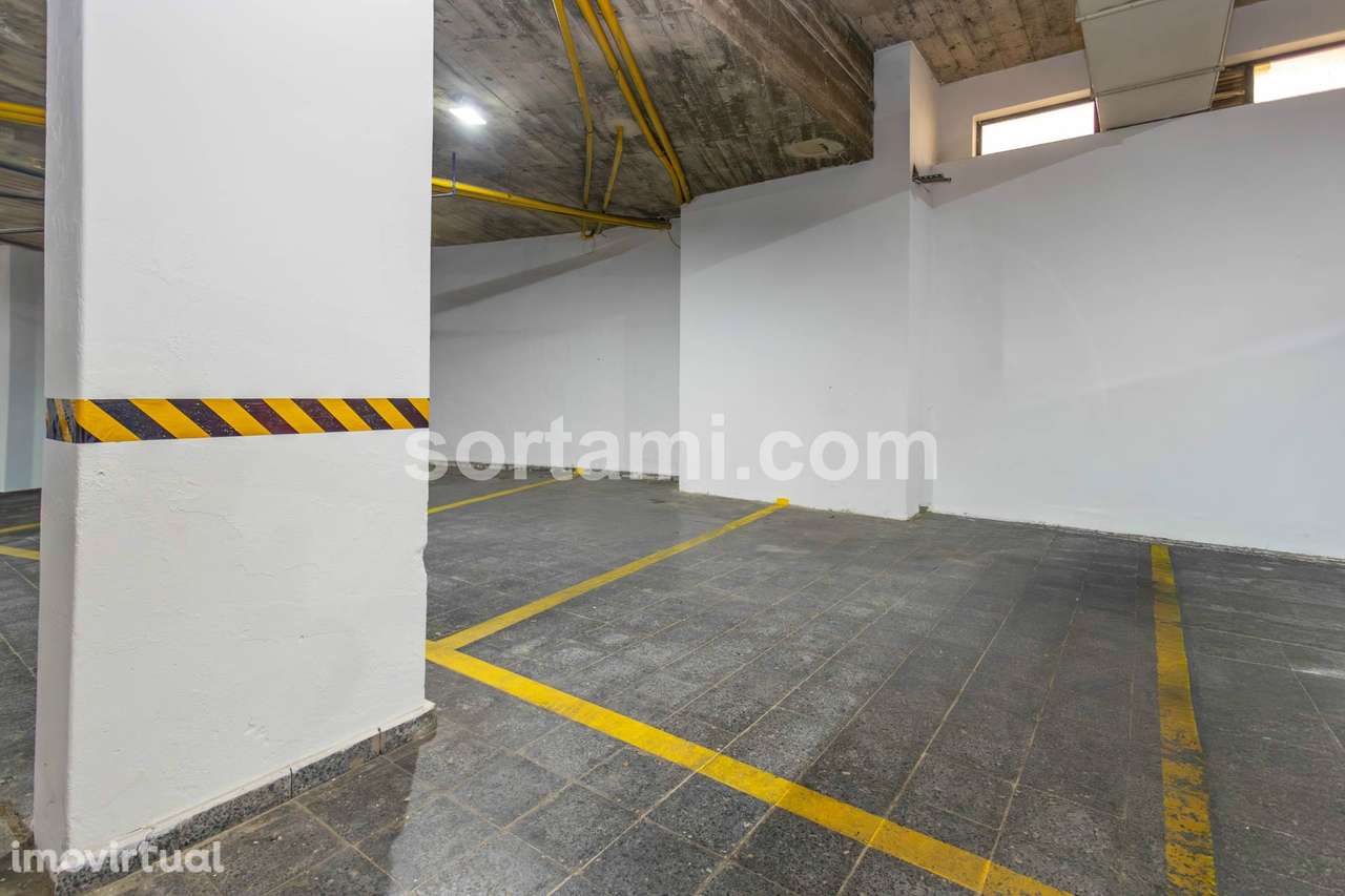 Garagem  Venda em Albufeira e Olhos de Água,Albufeira - Grande imagem: 5/11