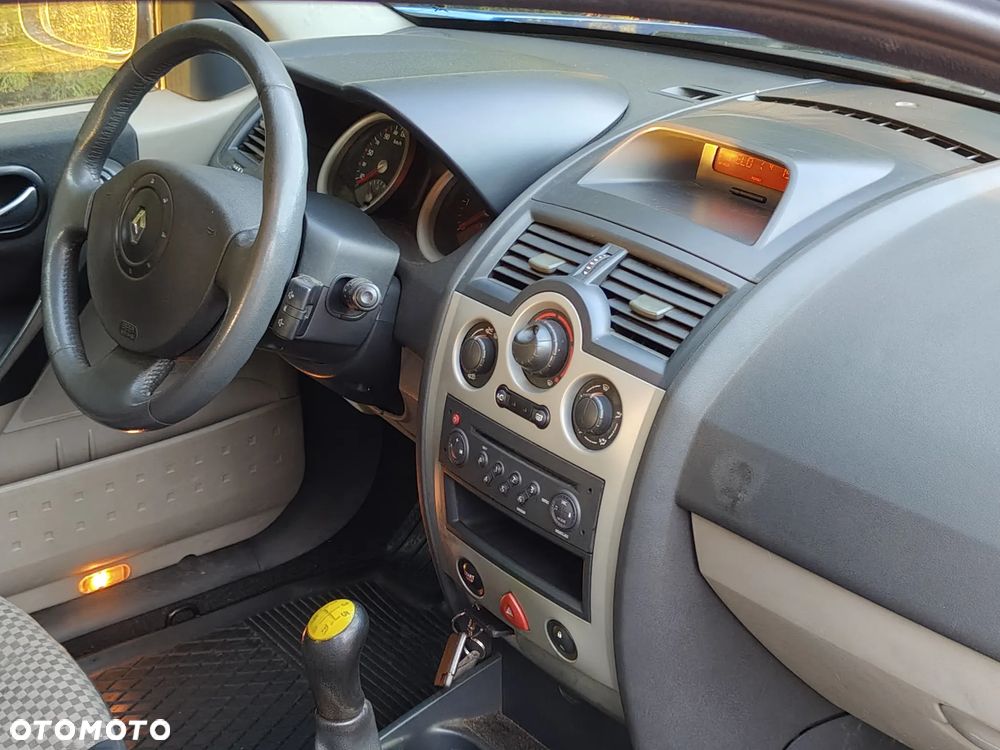 Renault Megane 1.6 16V Privilege - 7