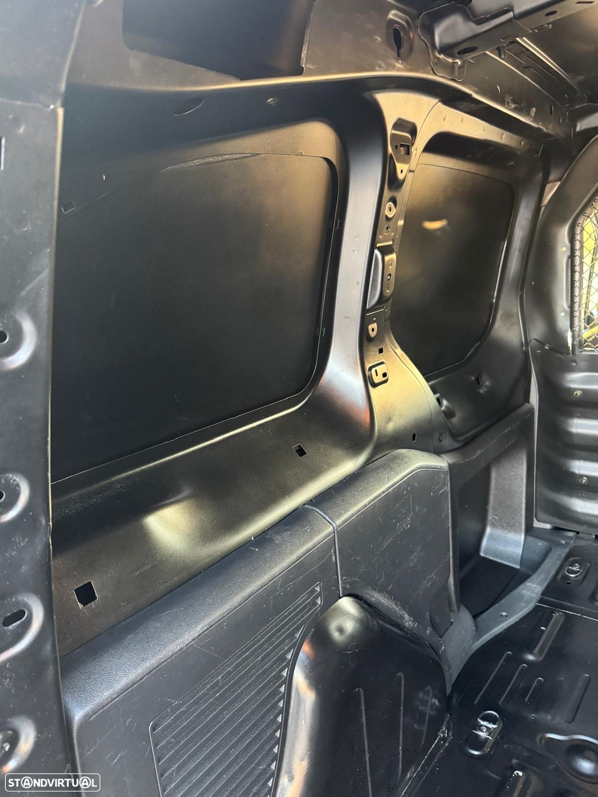 Citroën Berlingo 1.6 BlueHDI L1 3L 100cv IVA DEDUTÍVEL - 6