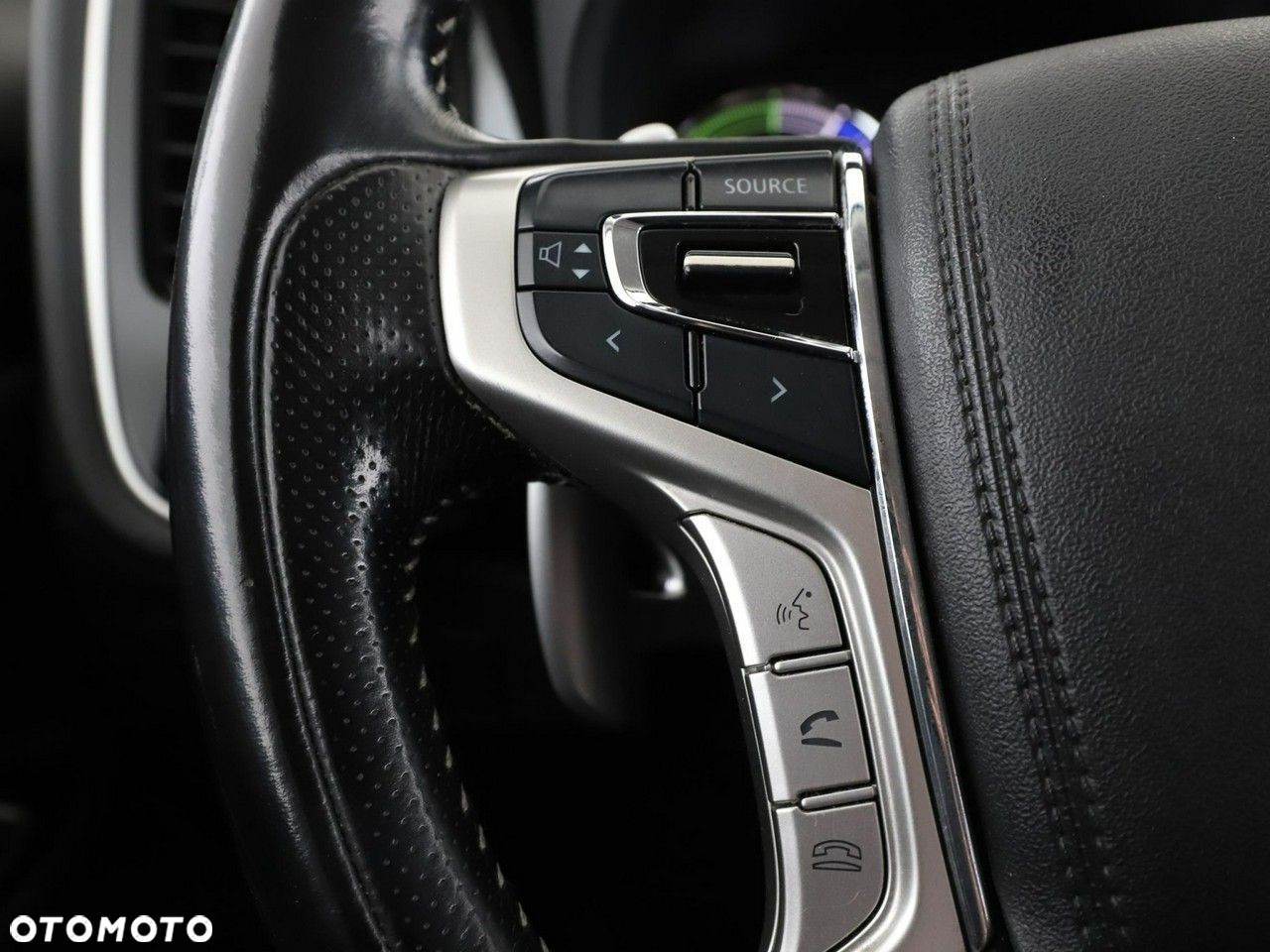 Mitsubishi Outlander 2.4 4WD Plug-In Hybrid - 32