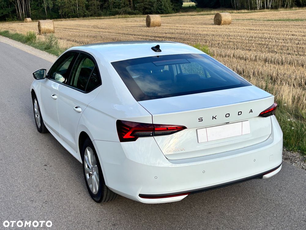 Skoda Octavia 1.5 TSI mHEV Selection DSG - 25