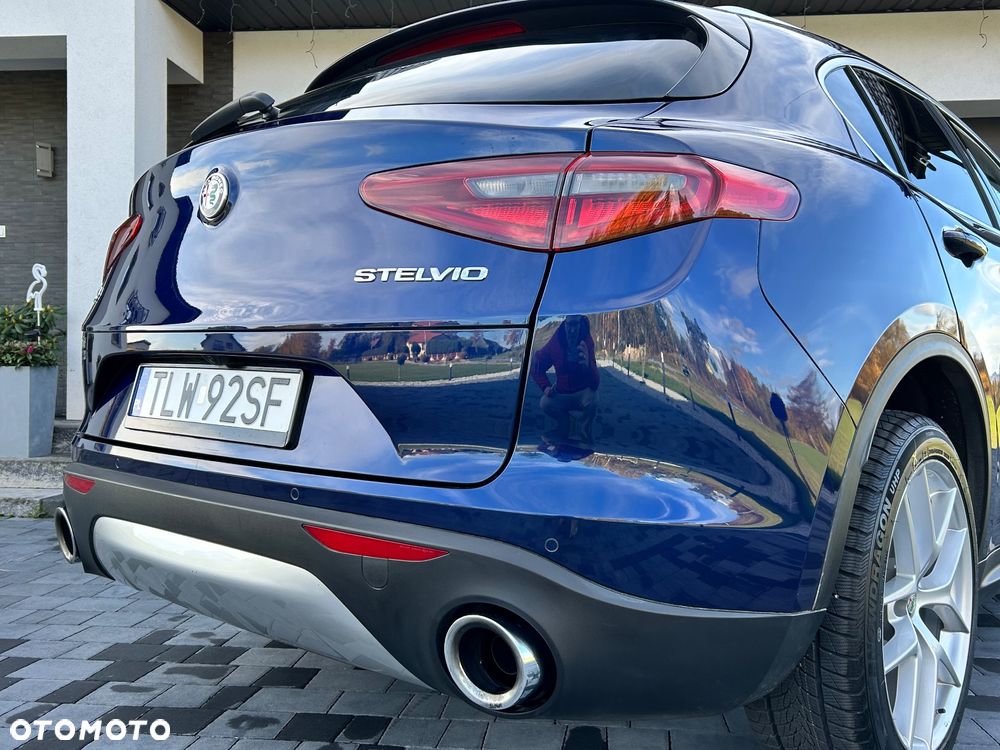 Alfa Romeo Stelvio 2.0 Turbo TI Q4 - 11