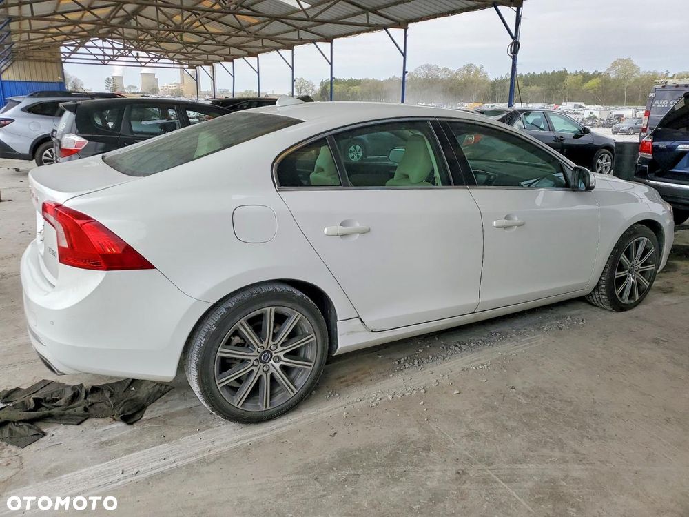 Volvo S60 T5 Geartronic Kinetic - 4