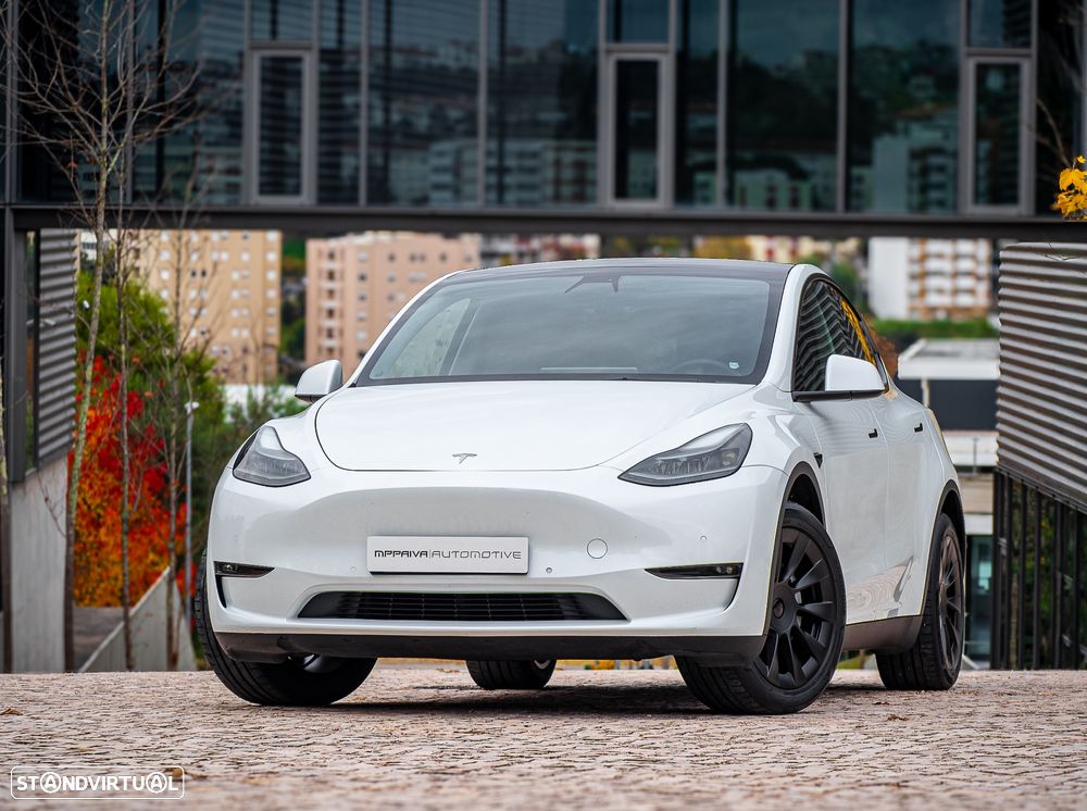 Tesla Model Y Long Range Dual Motor AWD - 2