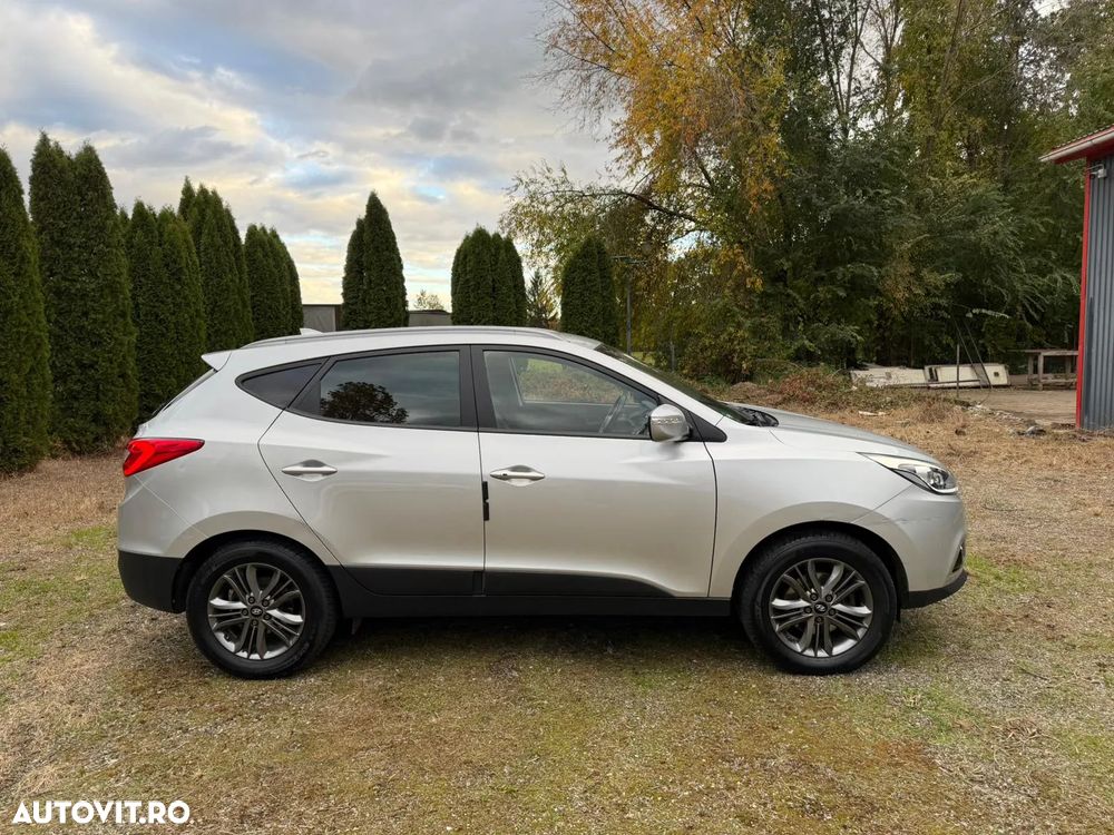 Hyundai ix35 2.0 CRDI 4WD Fifa World Cup Gold Edition - 6