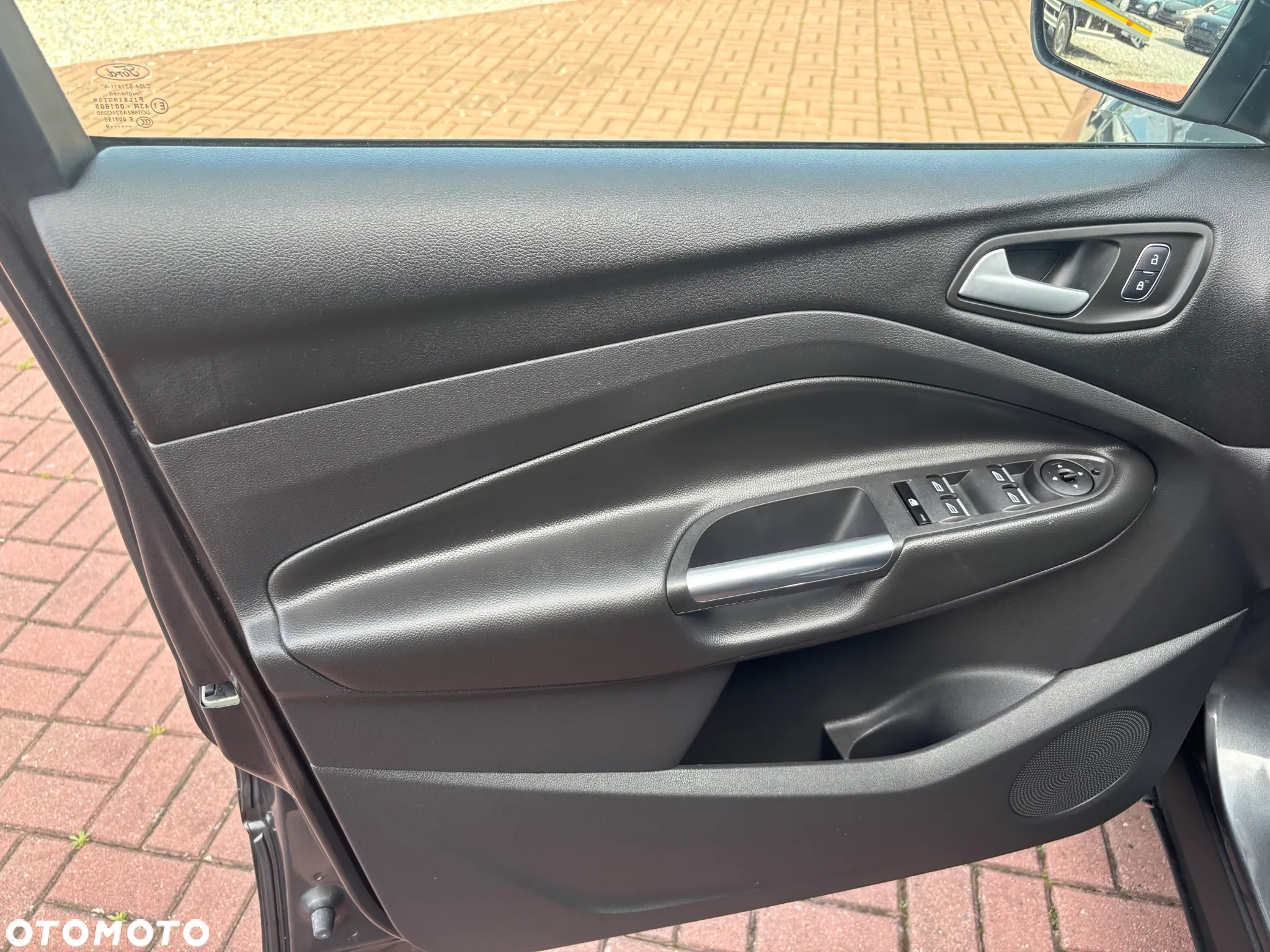 Ford Kuga 1.5 EcoBoost 2x4 Titanium - 25