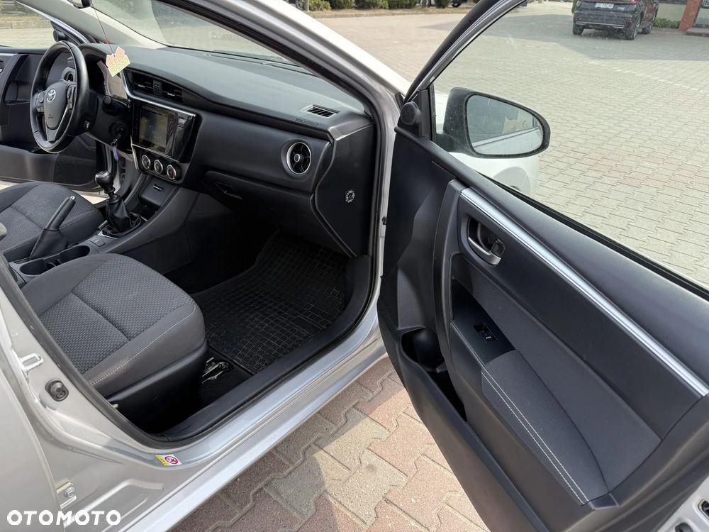 Toyota Corolla 1.6 Classic Plus - 14