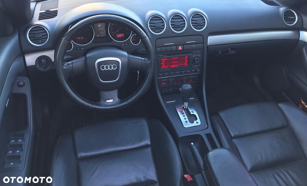 Audi A4 Cabrio 2.0 TDI DPF multitronic - 11