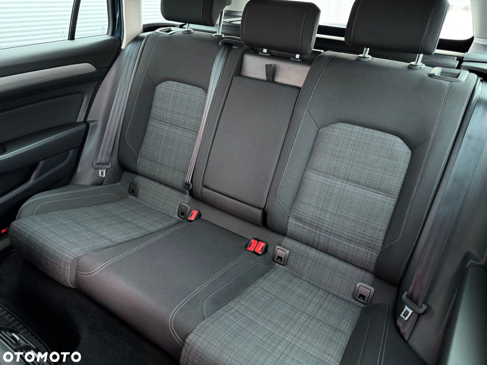 Volkswagen Passat 2.0 TSI Business DSG - 31