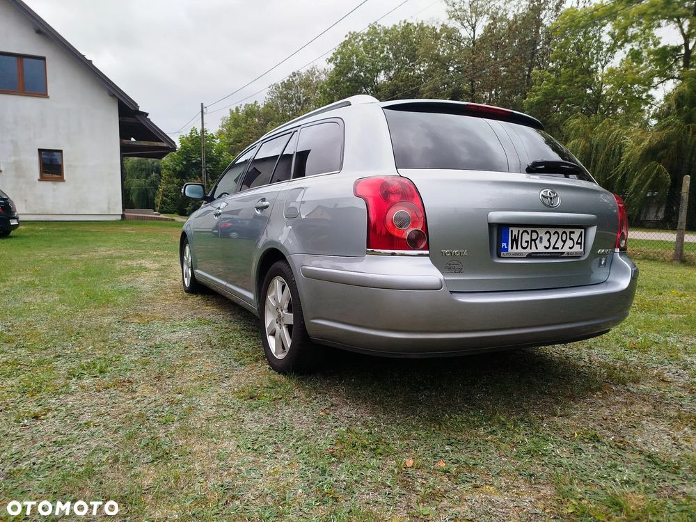 Toyota Avensis 1.8 VVT-i Luna - 4