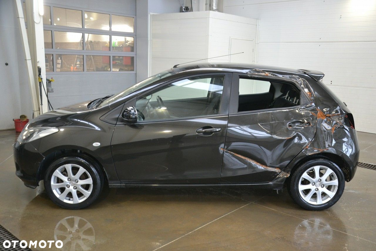 Mazda 2 - 4