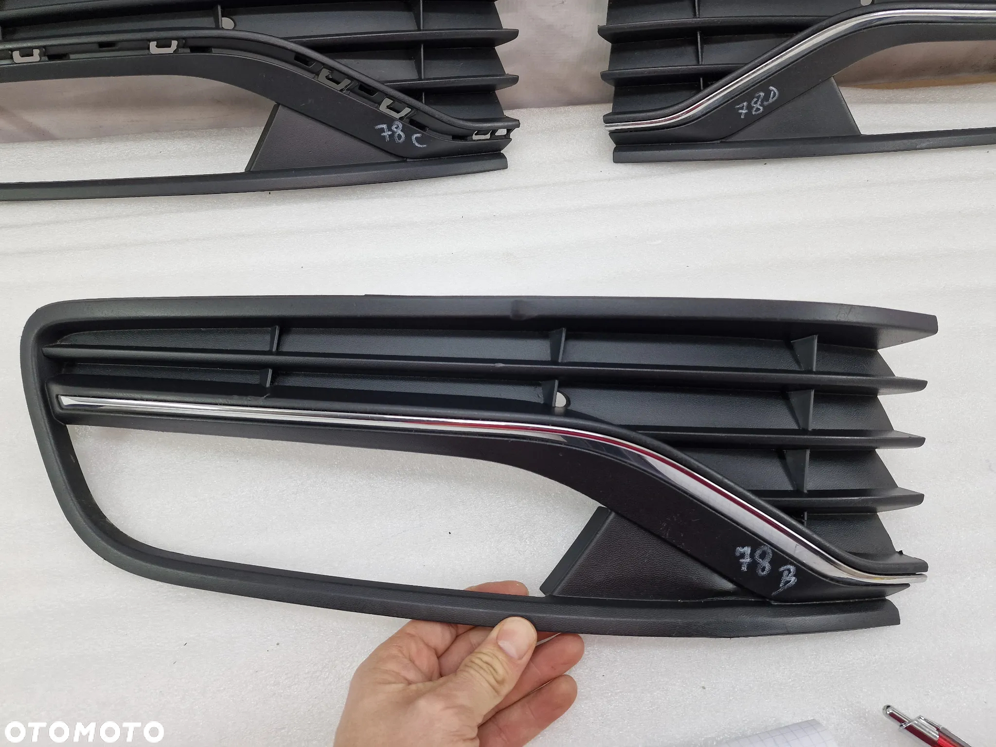 VW POLO 6C0 LIFT 13- LEWA KRATKA BOCZNA ZDERZAKA PRZEDNIEGO PRZÓD , 6C0853665K , NR AUKCJI E/78 - 12