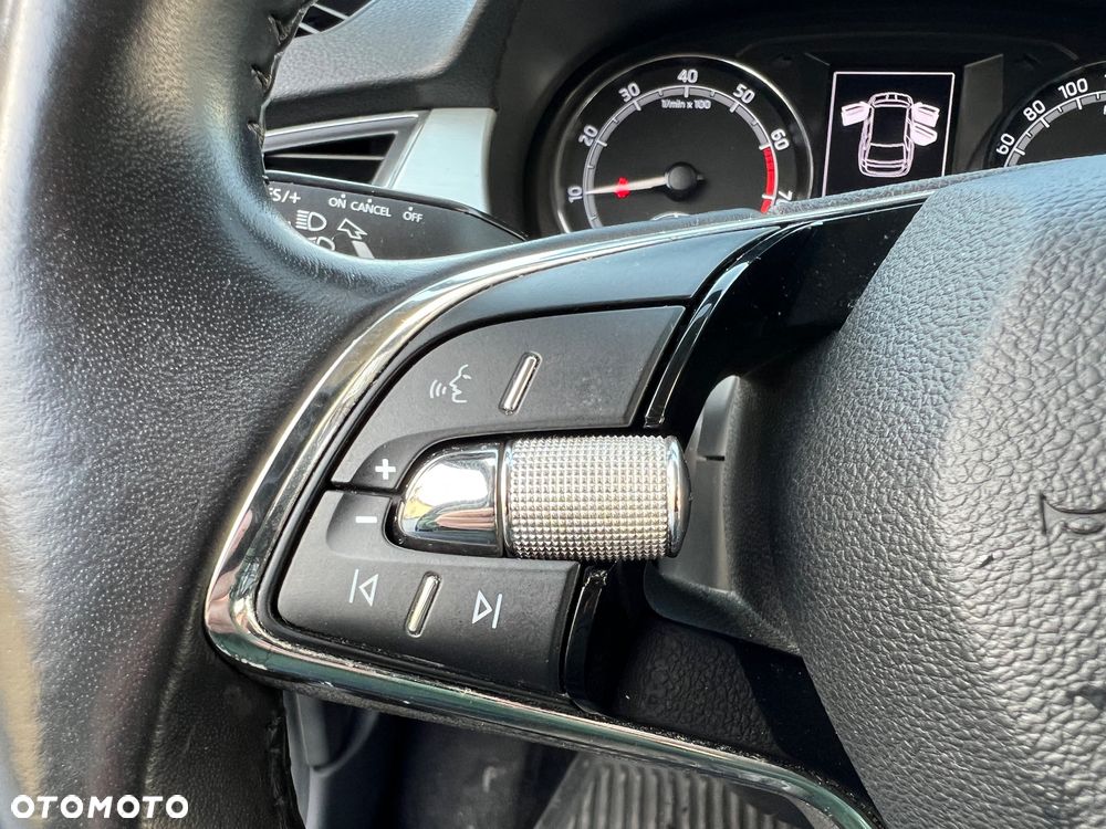 Skoda Fabia 1.0 TSI Style Color DSG - 18