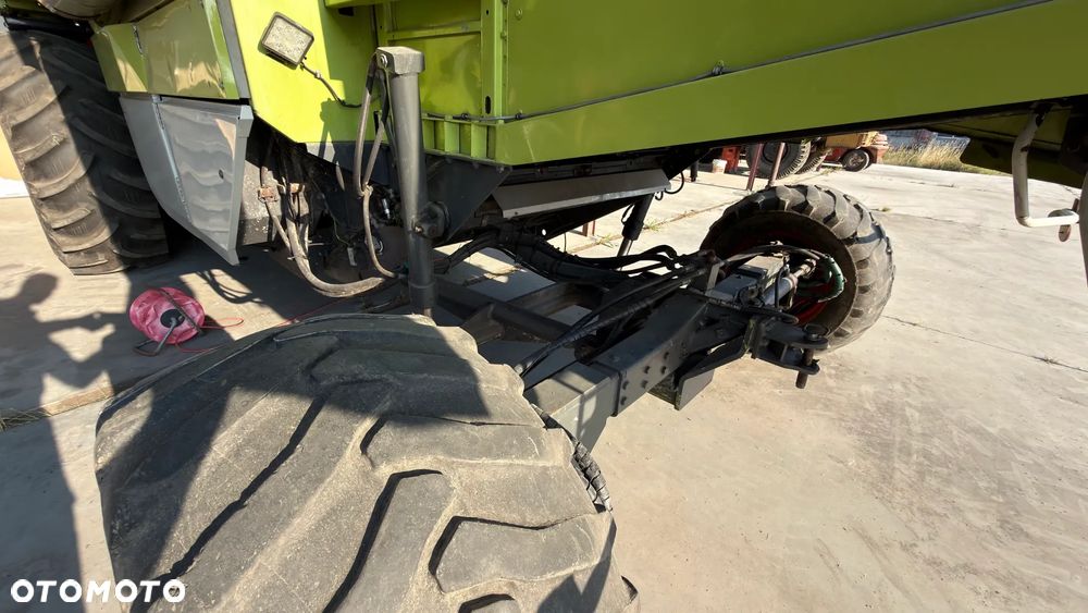 Claas Dominator 98 VX - 14
