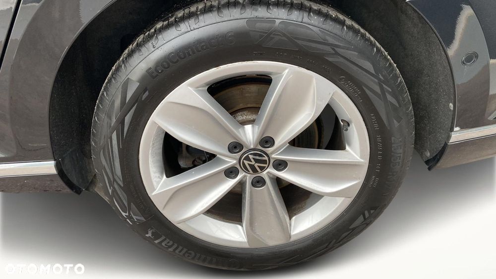 Volkswagen Passat - 15