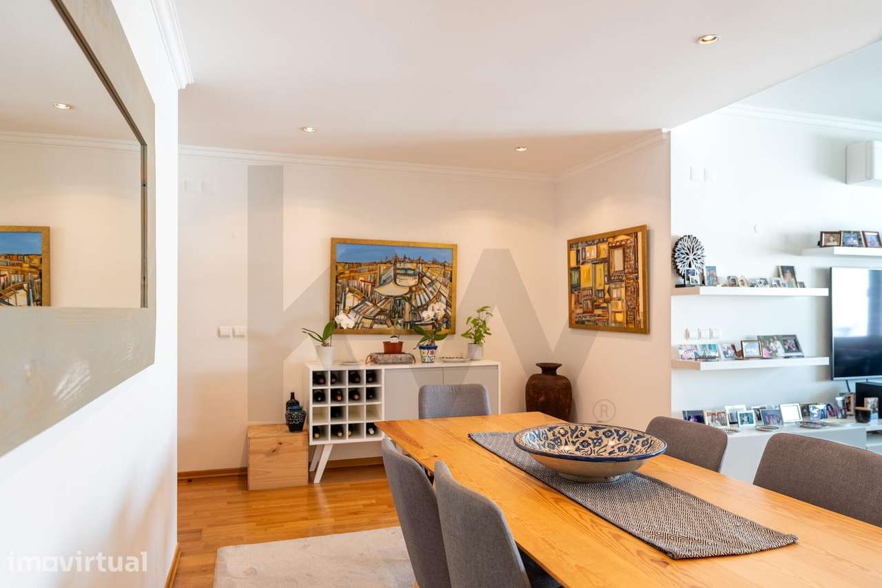 Elegante Apartamento T2 nas Avenidas Novas com Garagem - Grande imagem: 3/31