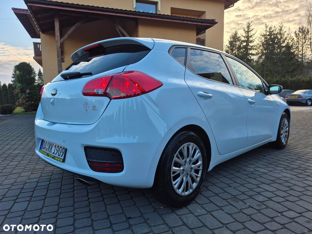 Kia Ceed 1.4 CVVT UEFA EURO 2016 - 7