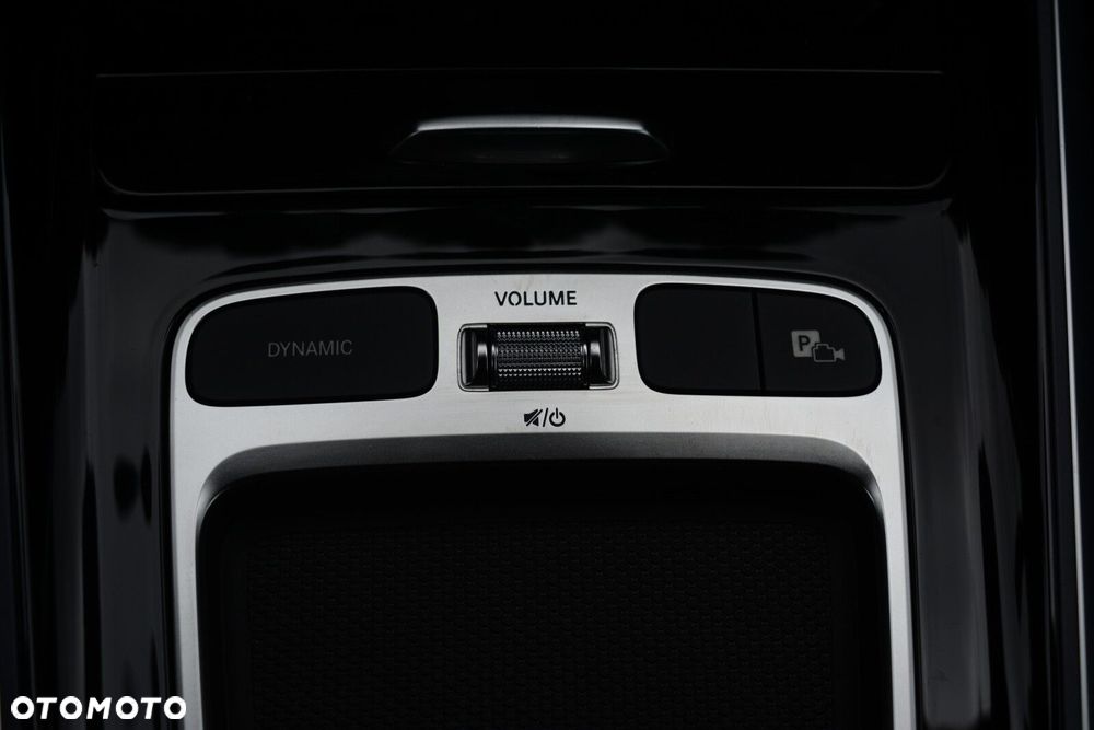 Mercedes-Benz GLB - 22