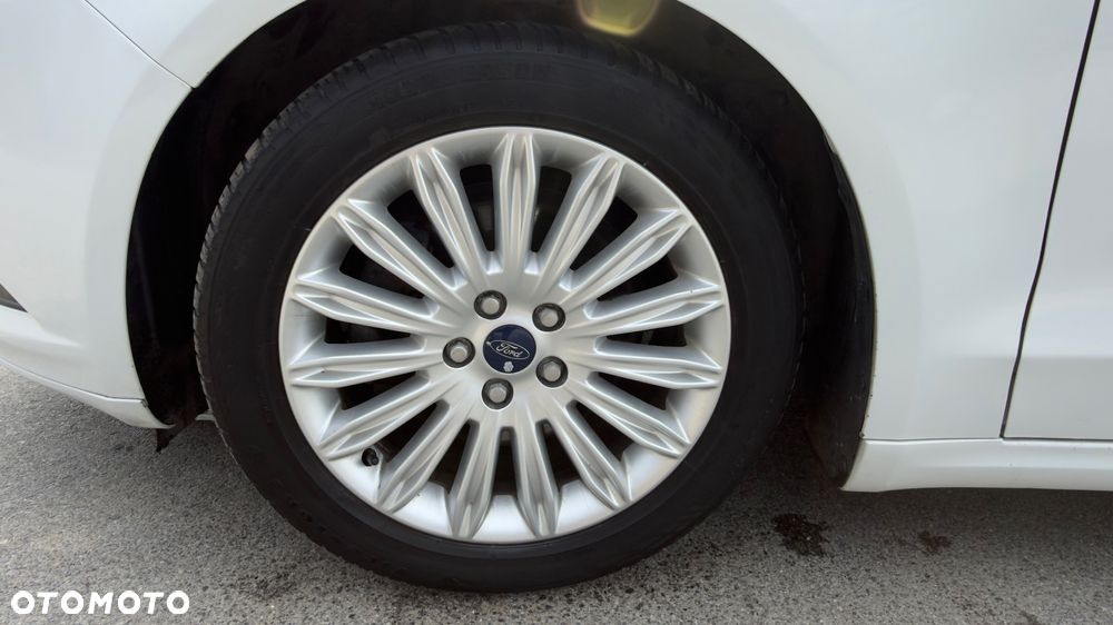 Ford Fusion - 10