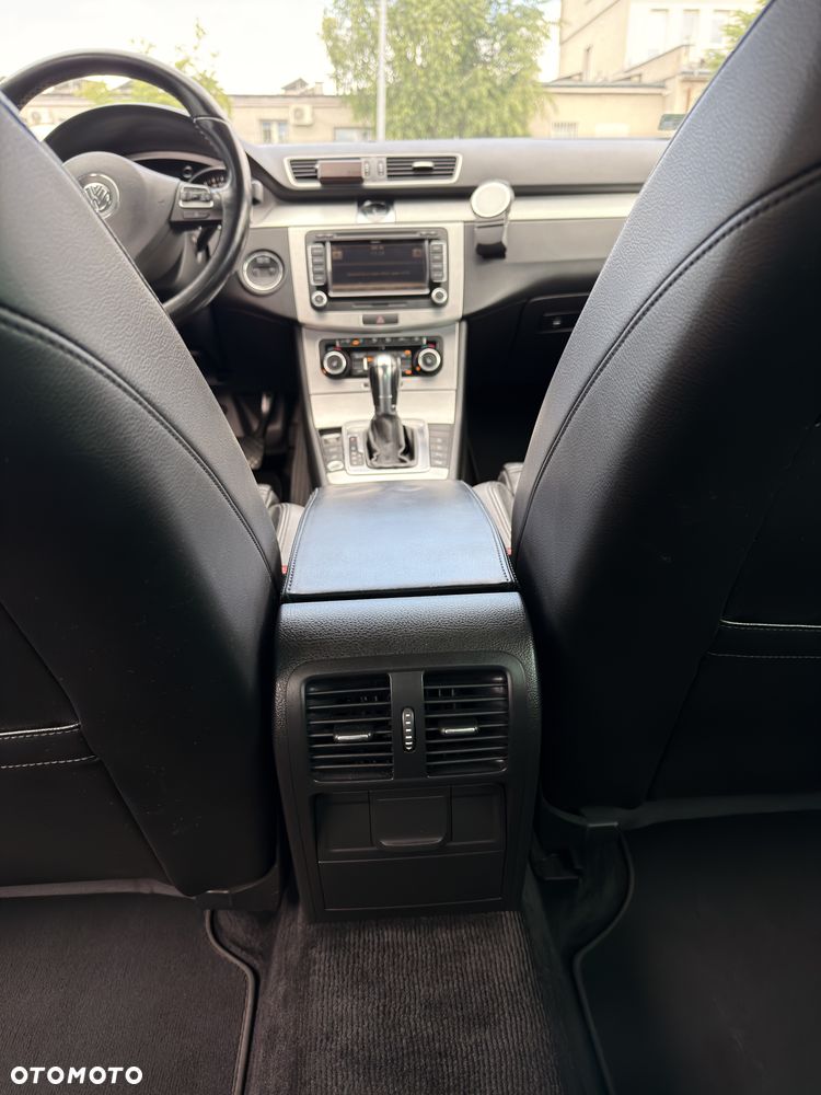 Volkswagen Passat 2.0 TDI DPF Highline DSG - 27