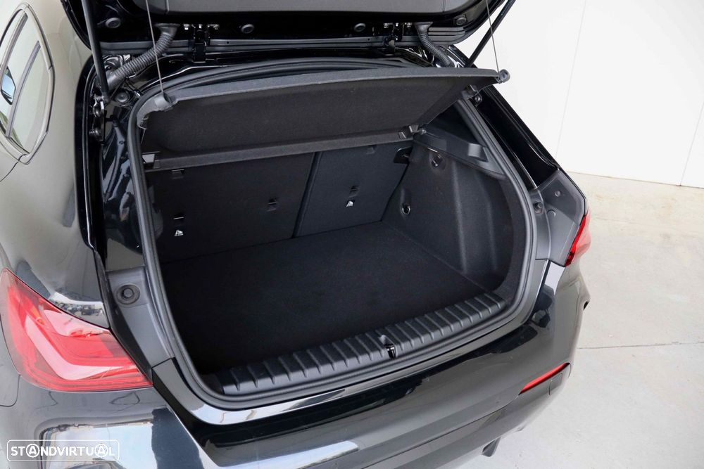 BMW 116 d Pack Desportivo M - 9
