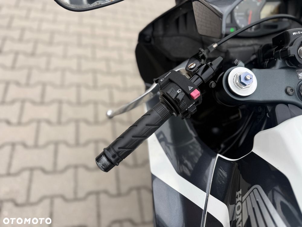 Honda CBR - 25