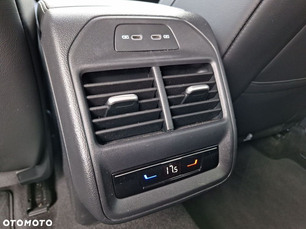 Volkswagen Passat - 25