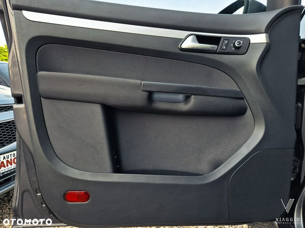Volkswagen Touran 2.0 TDI Highline - 27