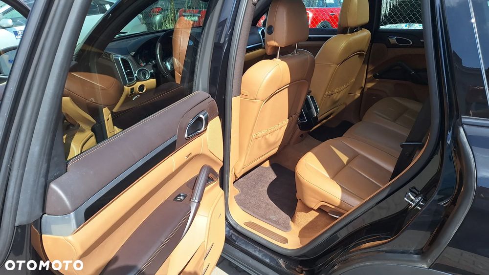 Porsche Cayenne - 10