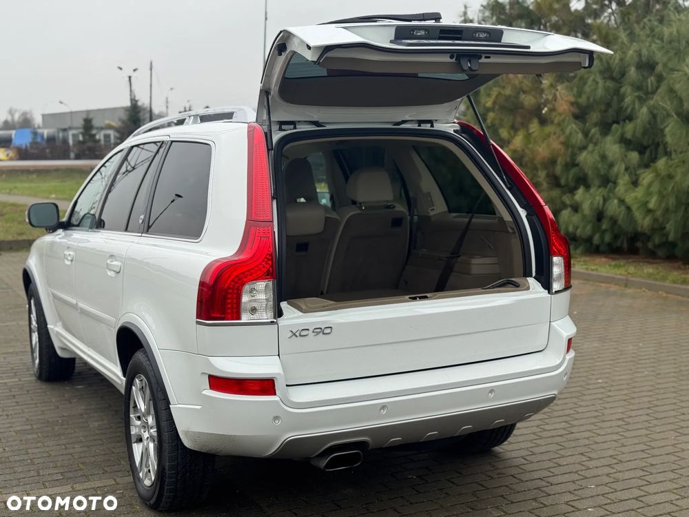 Volvo XC 90 - 9