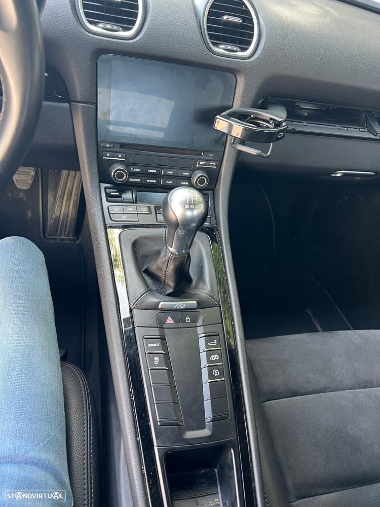 Porsche 718 Cayman - 13