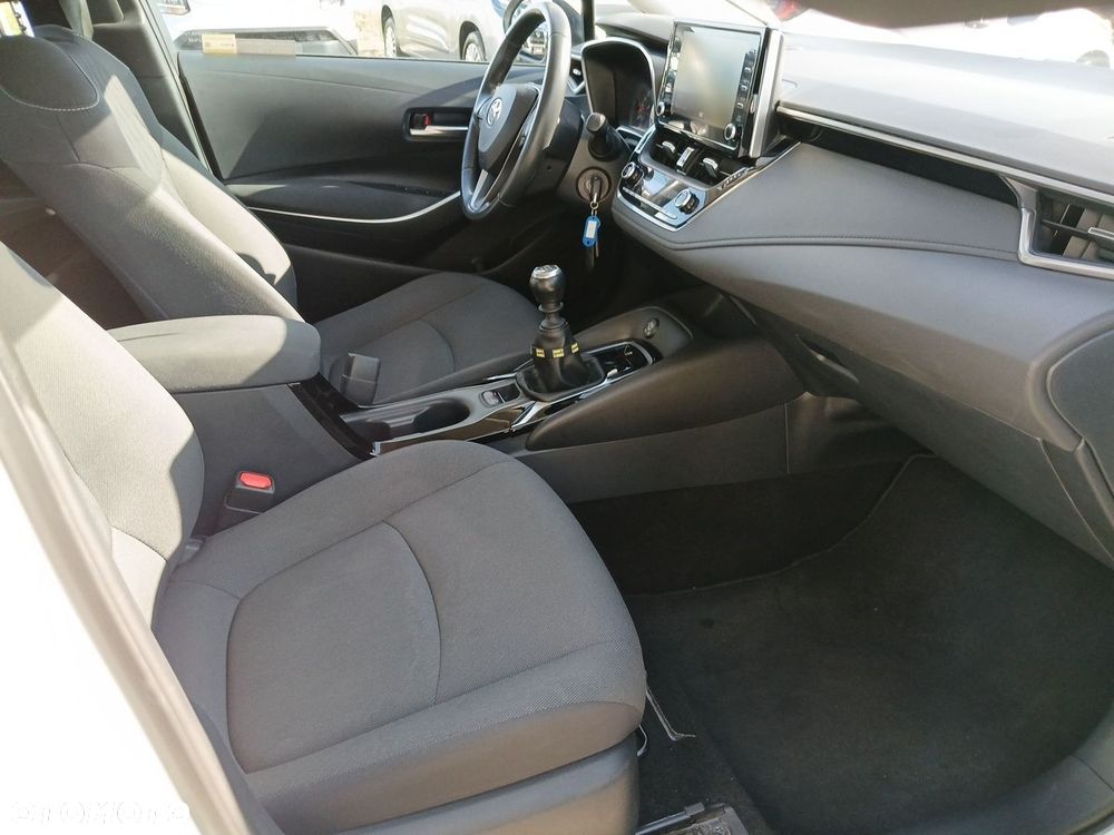 Toyota Corolla - 10
