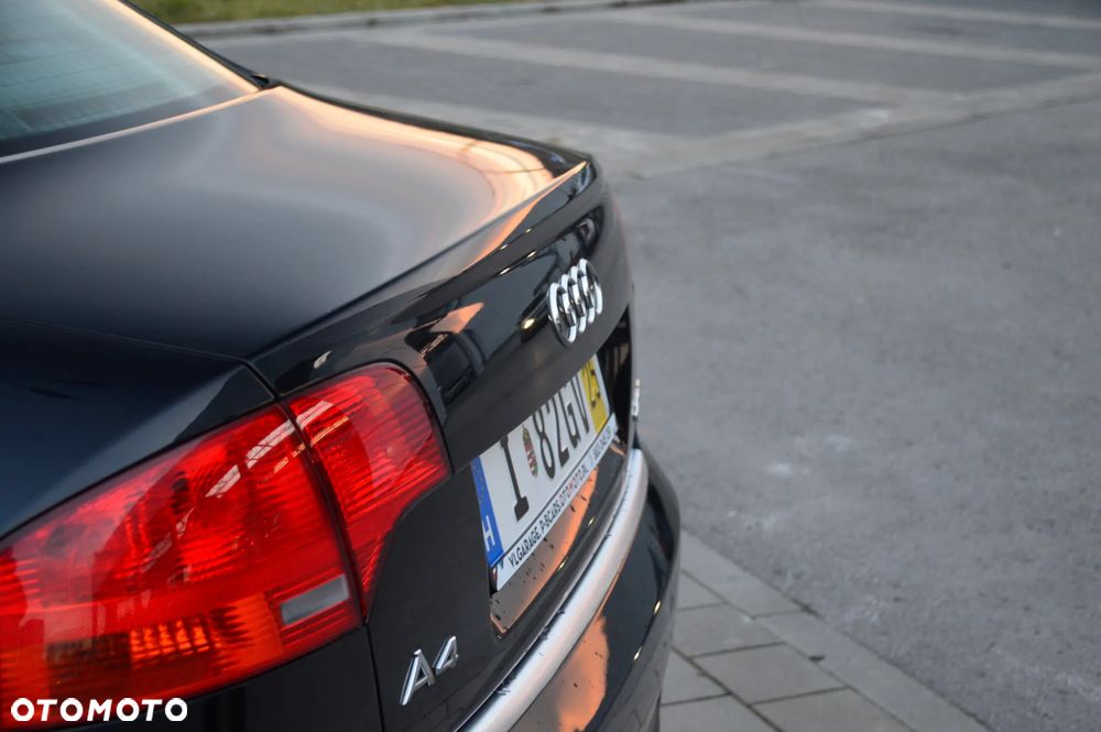 Audi A4 Limousine 2.0 T FSI quattro - 32