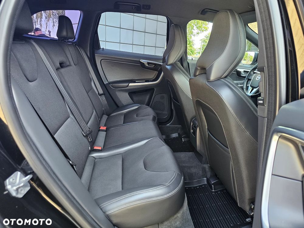 Volvo XC 60 D4 Momentum - 25