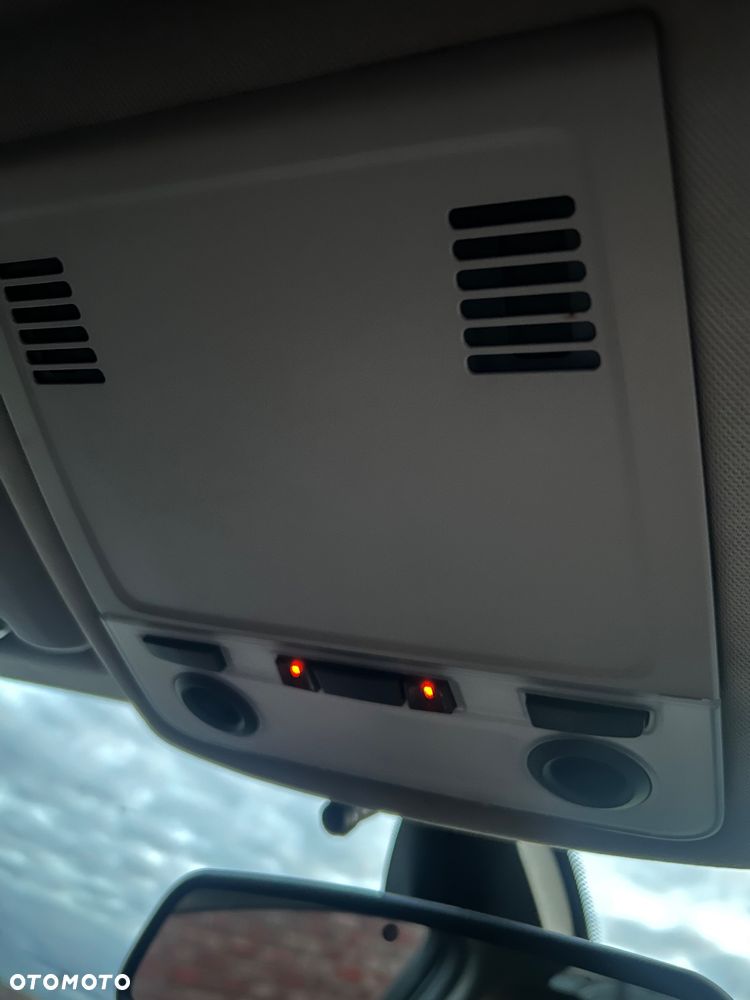 BMW Seria 3 318d Touring - 26