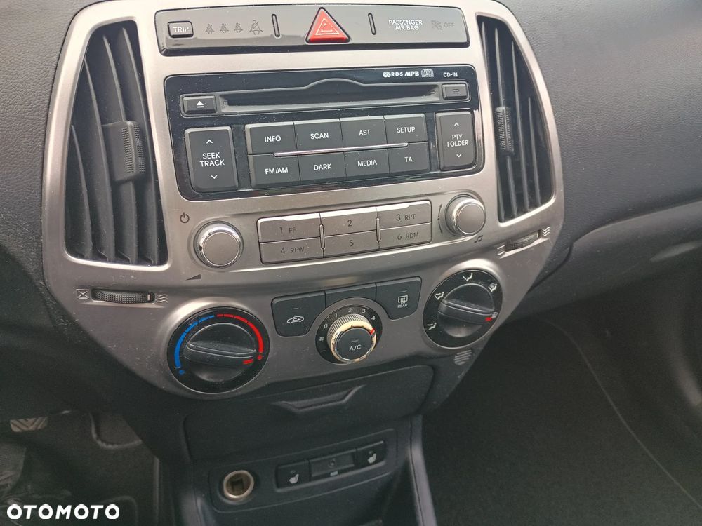 Hyundai i20 1.2 Trend - 23