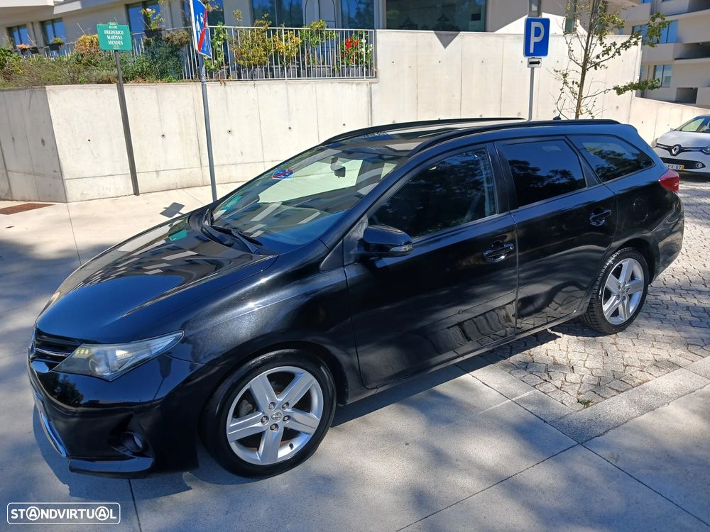 Toyota Auris Touring Sports 1.4 D-4D Com+P.Sport — fotografia 18
