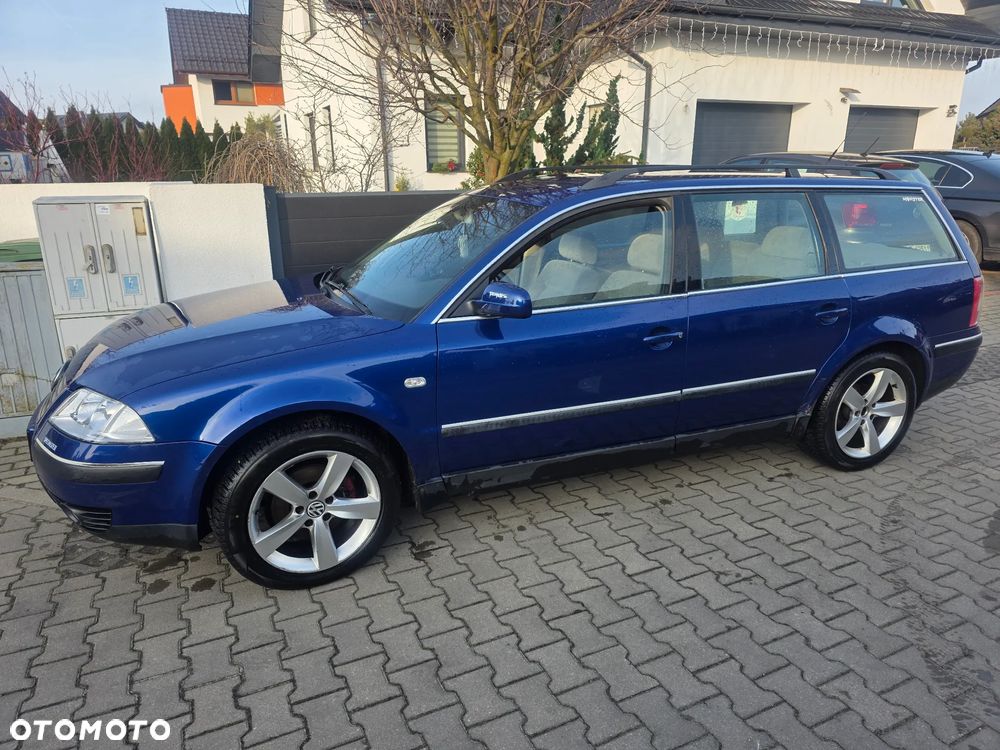 Volkswagen Passat 1.9 TDI Highline - 1