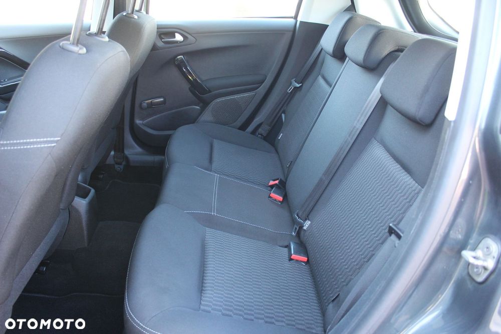 Peugeot 208 - 14